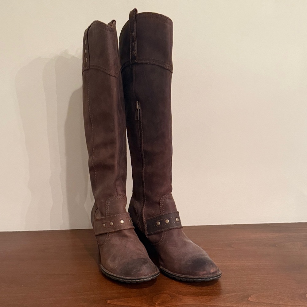 Born Tan Leather Footwear